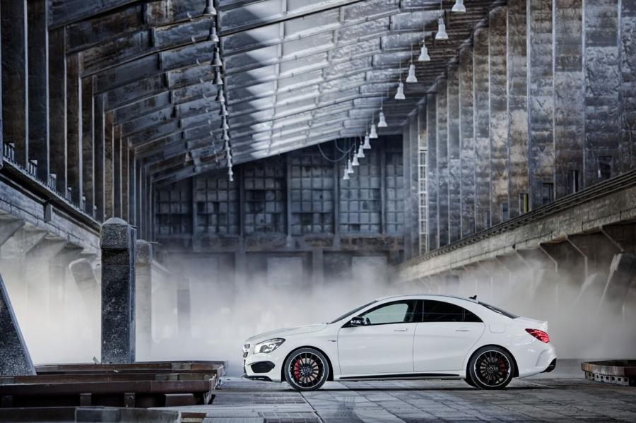  Mercedes-Benz CLA45 AMG 2014 года  (фото 32 из 110)